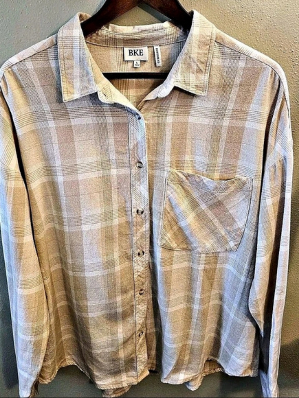BKE Boyfriend Plaid Button Down in Beige Size Large